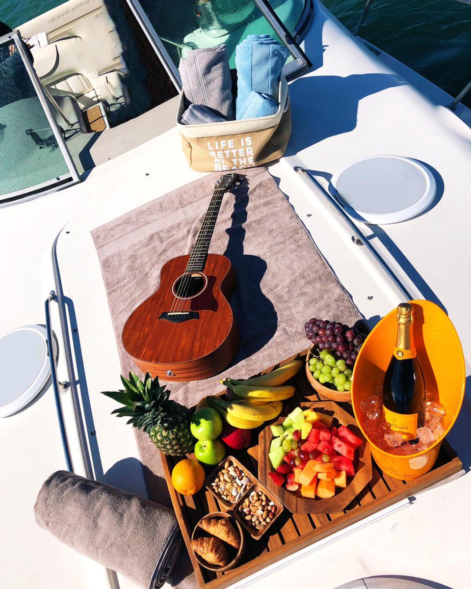 boatsetter's tweet image. Lacking creativity for Valentine's Day? We've got you..
And we'll say you thought of it first 😉
.
.
.
#boatsetter #boatrental #boating #sailing #boatlife #lakelife #saltlife #valentinesday