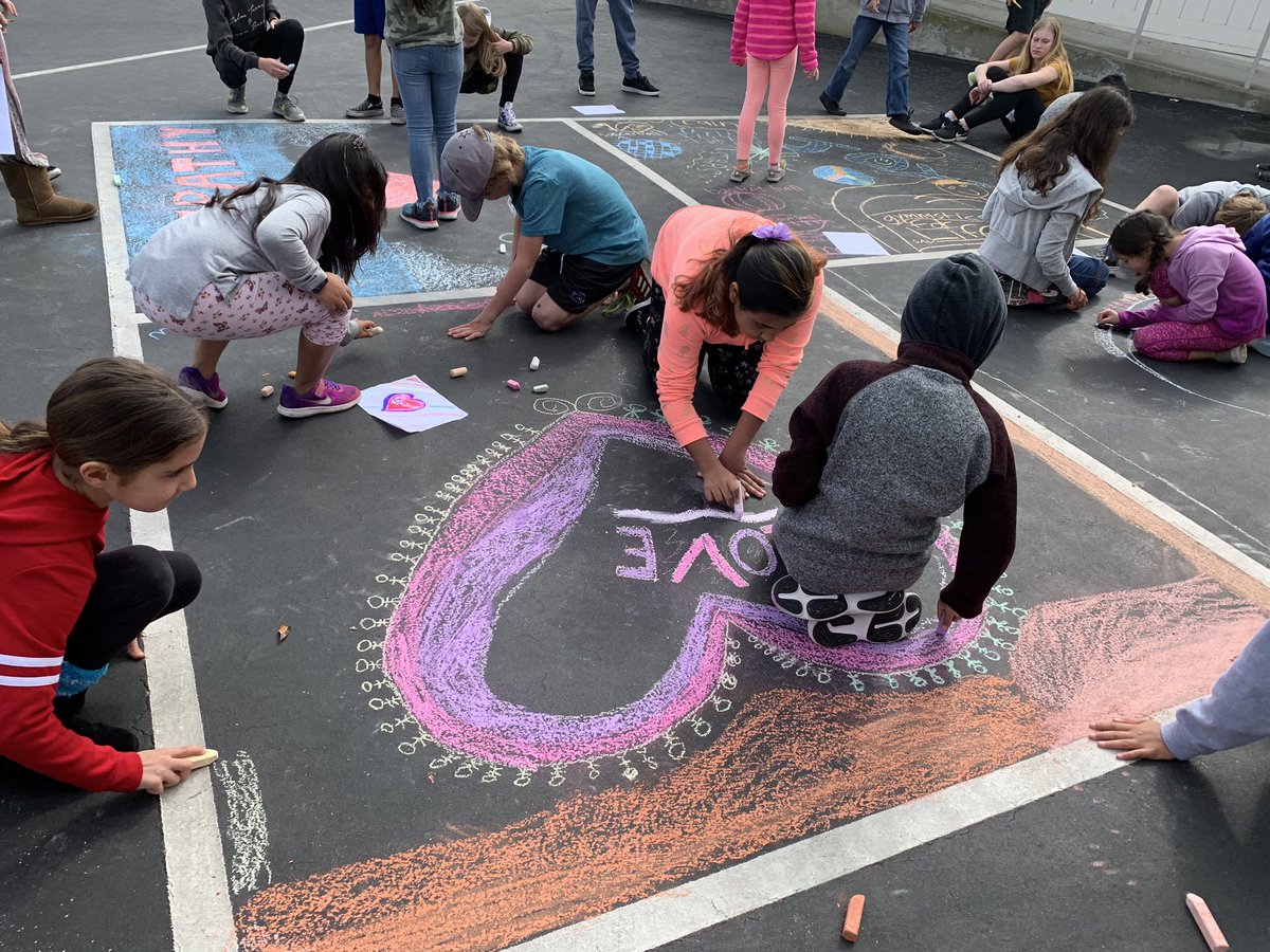 msbullisedu's tweet photo. Our partnership with @ChelseaMooreEDU’s 6th grade class yielded something more beautiful than we could have imagined! And we spread the word about our values to the entire school with our masterpieces! #msbullis3rd #delmarhillsk6 #DMUSD https://t.co/qmATUxOTk6