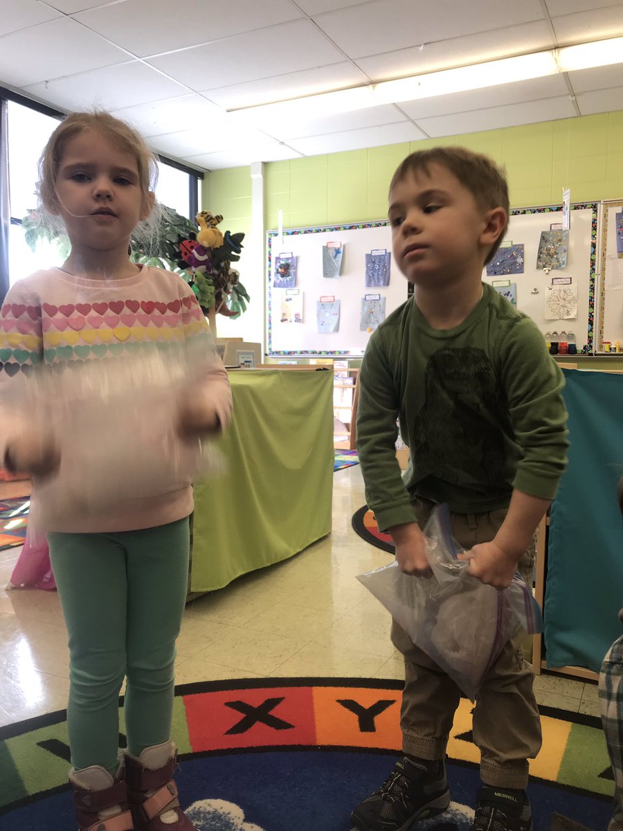 MissMaryPreK's tweet photo. Preschoolers did an awesome science experiment today and we made ice cream!🍨🍦#ELCPenguins #nevertoocoldforicecream https://t.co/YQxZgYUga2