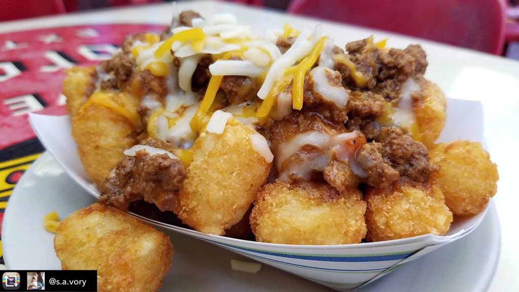 sa_bombay's tweet photo. Tomorrow is #NationalTaterTotDay!! Here's another Flashback Friday for ya with an awesome shot of our scrumptions Chili Cheese Tots courtesy of our Insta Friend s.a.vory 📸 Tomorrow we'll be serving up a LOADED TATER TOT Basket for $4.95 in honor of this awesome foodie holiday! https://t.co/lnbobBVPfN