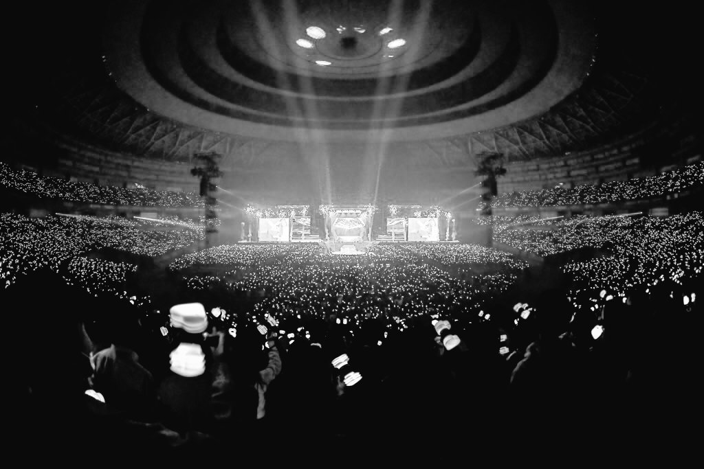baechaeyu's tweet photo. t. w. i. n. s. ┆ . . blackvelvet au!

roseanne park, conhecida como rosé, uma idol problemática, e park chaeyoung, uma estudante de artes em seul, são gêmeas idênticas que se odeiam desde a separação dos pais, mas para salvar a carreira de rosé, elas vão ter que trocar de vida https://t.co/HwciJtur1O