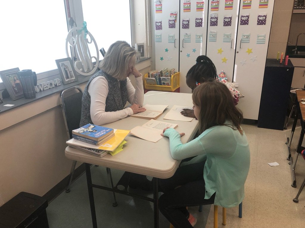 mustangbettini's tweet photo. Thanks Mrs. Deese do doing book clubs with our class !#lex1literacy #lex1empowers https://t.co/6NN7GpoYmd