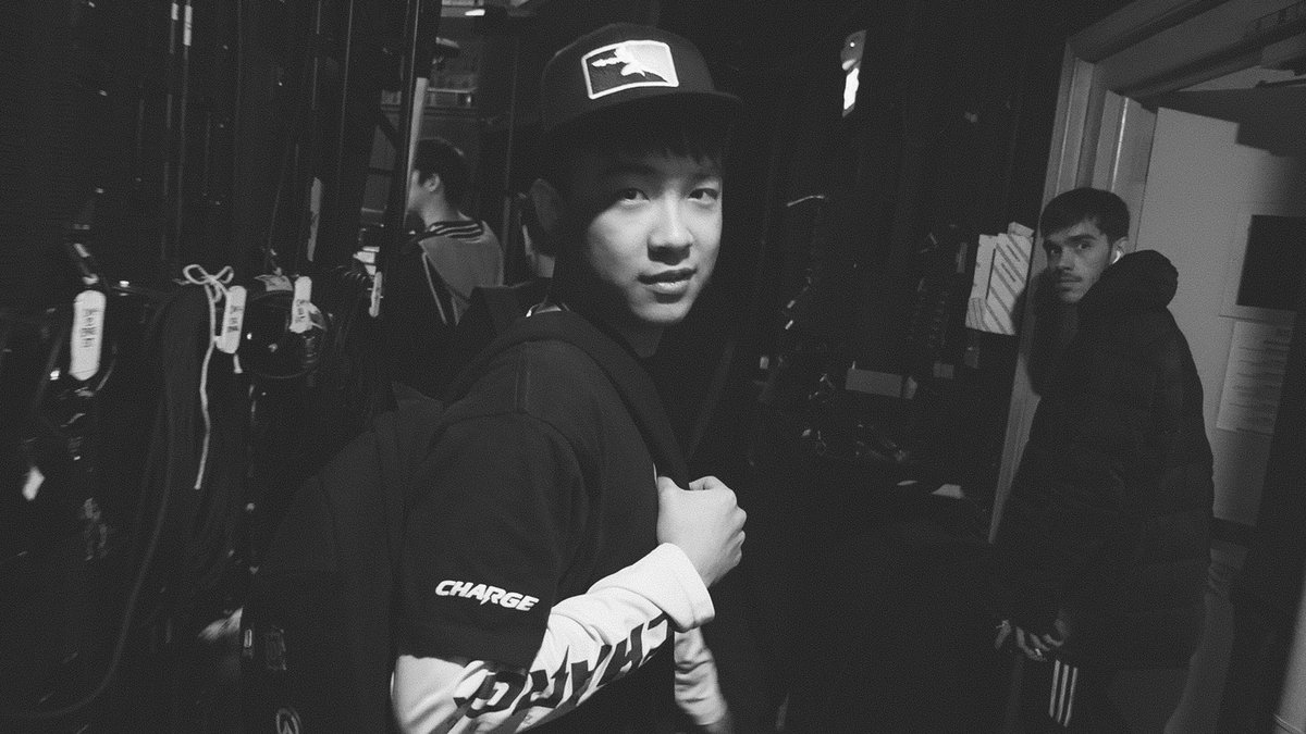 The players are all set up and ready to #feelthecharge at the #Blizzard arena⚡️