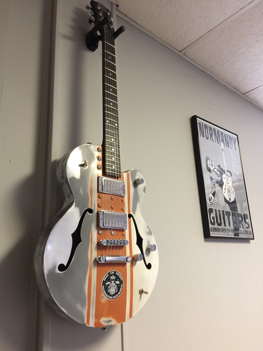 My personal archy... sorry you cant have it.  #normandyguitars #aluminumsoundsbetter