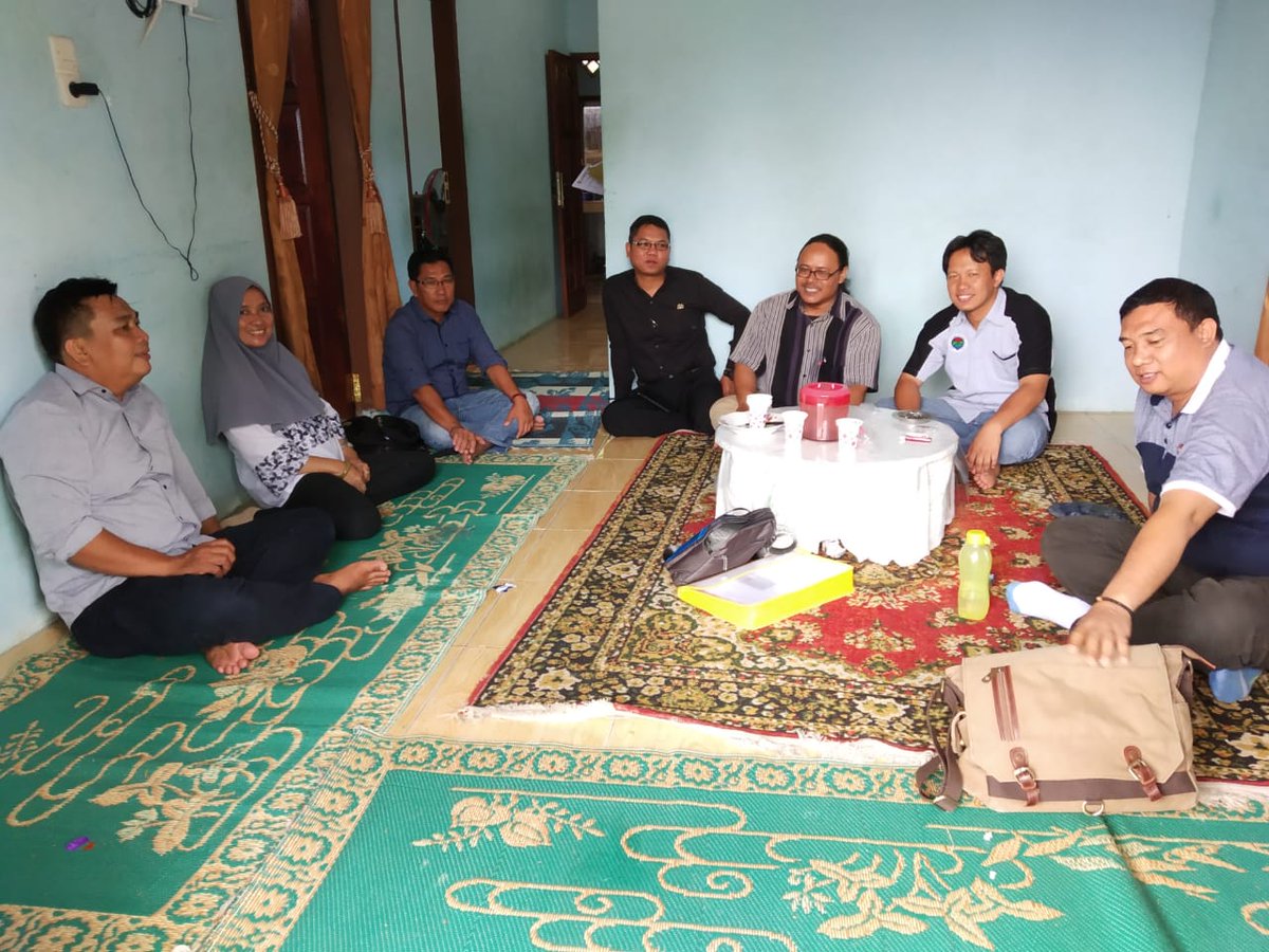 nasir_mohamad77's tweet photo. #JokowiMembangunDesa #JokowiSejahterakanDesa
#TPPIBengkulu
#TPPISeluma
Rapat Koordinasi TAPM Kab. #Seluma menyusun strategi Pendampingan dan Pemberdayaan 2019
#JokowiMembangunDesa
#JokowiSejahterakanDesa
@Jokowi
@EkoSandjojo
@anwsanusi
@taufikmadjid71
@fachrilabalado https://t.co/Nu1jp4byzt