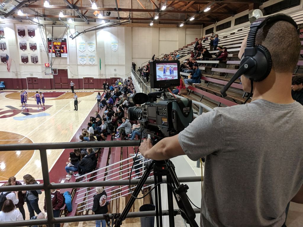 BatesProduction's tweet image. Our #broadcastingvideoproduction #Students @Batestech live streaming college basketball @UPSLoggers vs. @LinfieldWildcats This is a first for our program, and they #shooting-the-lights out of it!  You rock, team!
