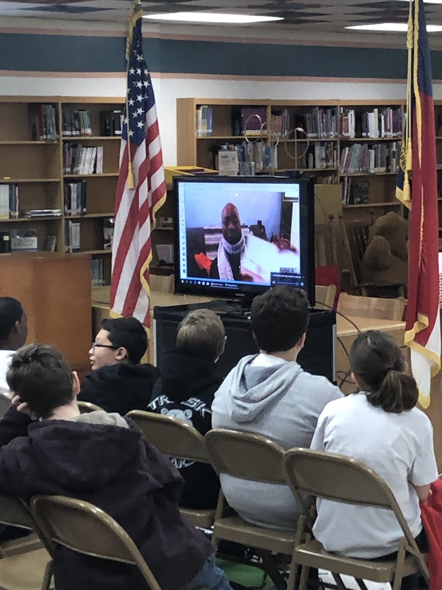 #bestthingisawtoday  World Read Aloud Day. Special Thanks to the Live &amp; Direct!  #supercool <a href="/traskbears/">Trask Middle School</a> <a href="/LizRappold/">Liz Rappold</a> 🙏 <a href="/TraskMSMedia/">Lisa Coley</a> 🙏 Legends in the house!!!! <a href="/tsmarkley/">Timothy Markley</a> @tarheelscpl STOKED KIDS!