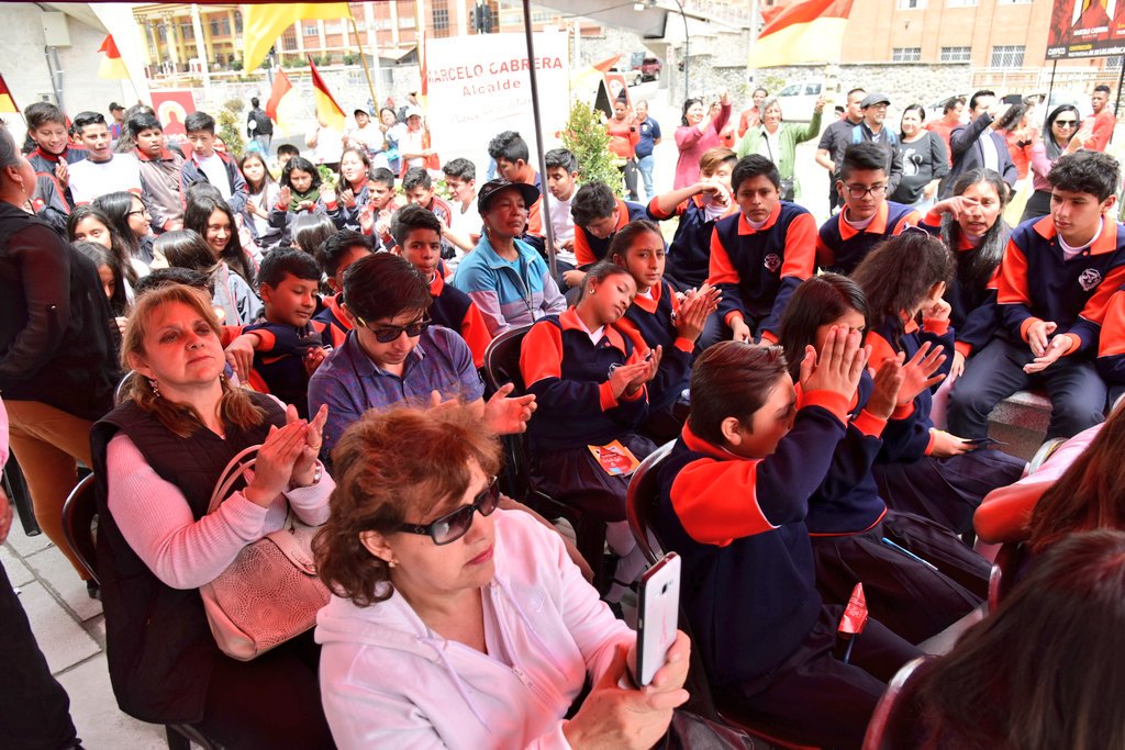 ETAPAOficial's tweet photo. Nuevo paso peatonal elevado en la avenida De las Américas beneficia a más de 5.000 habitantes. El Alcalde Marcelo Cabrera inaugura esta mañana el paso peatonal elevado, ubicado en la Avenida de las Américas, entre la calle Tarqui y General Torres. @MarceloHCabrera https://t.co/xtjQ0cSjah