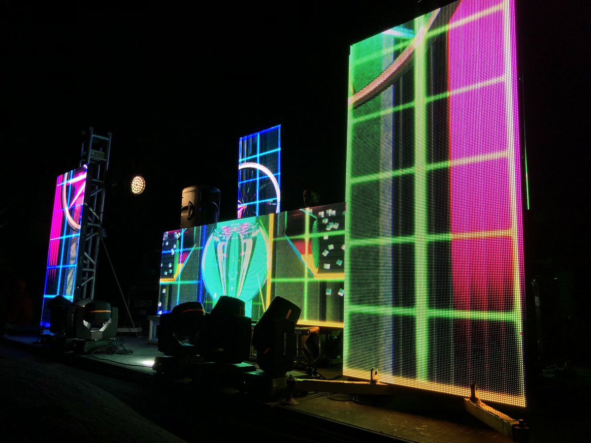 Renderlive_'s tweet photo. TBF #vjing #guanajuato #ledwall #resolume #aeroplane #renderlive https://t.co/EP7mZMgBeM