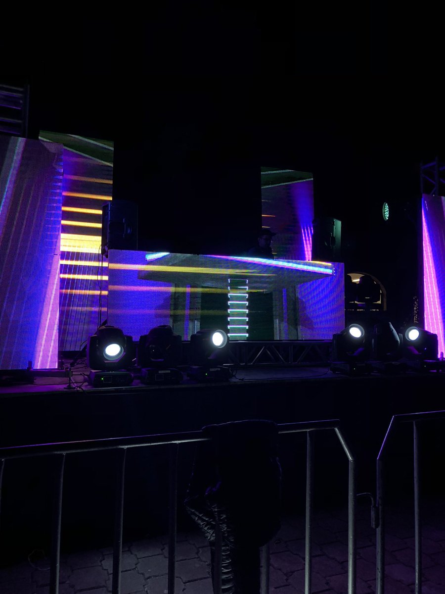 Renderlive_'s tweet photo. TBF #vjing #guanajuato #ledwall #resolume #aeroplane #renderlive https://t.co/EP7mZMgBeM
