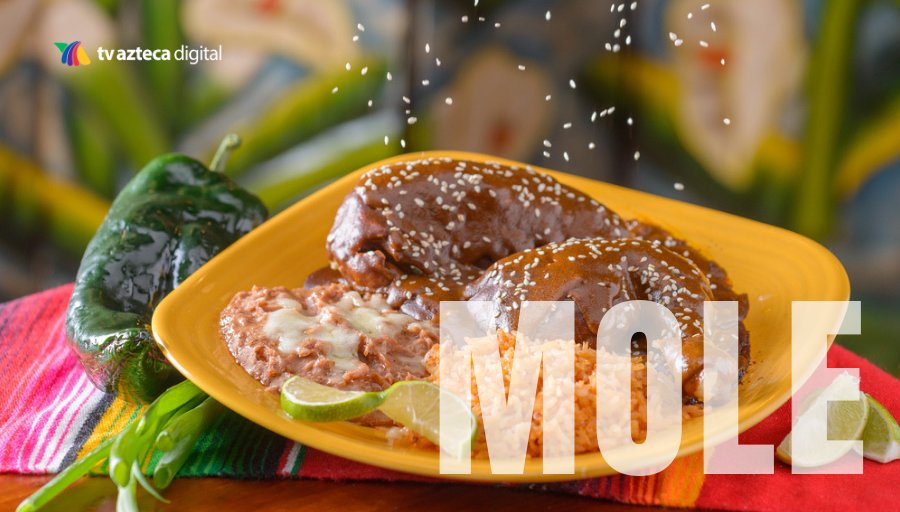 ¡Hay MOLE para TODOS! 🤤 Para cocinar un Guajolote con mole, solo tienes que seguir paso a paso las instrucciones de elaboración de las recetas de <a href="/GenyChefMx/">Geny Falla</a> y <a href="/RoxChefMx/">Rox Quintana</a>. 🍴 ¡Disfrútalas! → bit.ly/2MMyGDp

#MasterChefMx