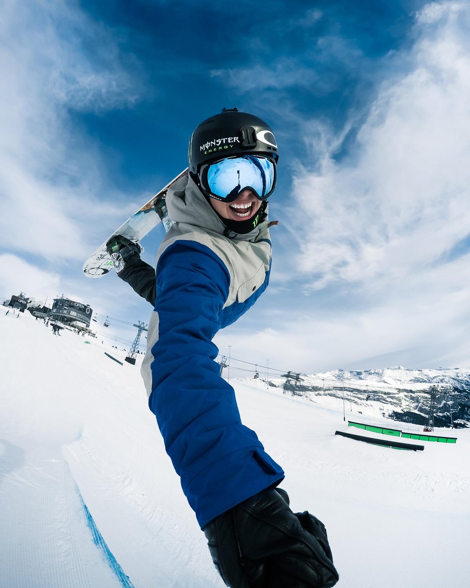 GoPro's tweet photo. Send it into the #GoProSnow Challenge with #GoProAthlete @SvenThorgren. ❄️Submit your best #GoProSelfie to https://t.co/H6OUvpg0Vl.

#ProTip: For fast-action, try 30/3s Burst Photo Mode or .5s Time Lapse Photo Mode. Experiment with intervals + contrast against your background. https://t.co/ECQJu9BT5Z