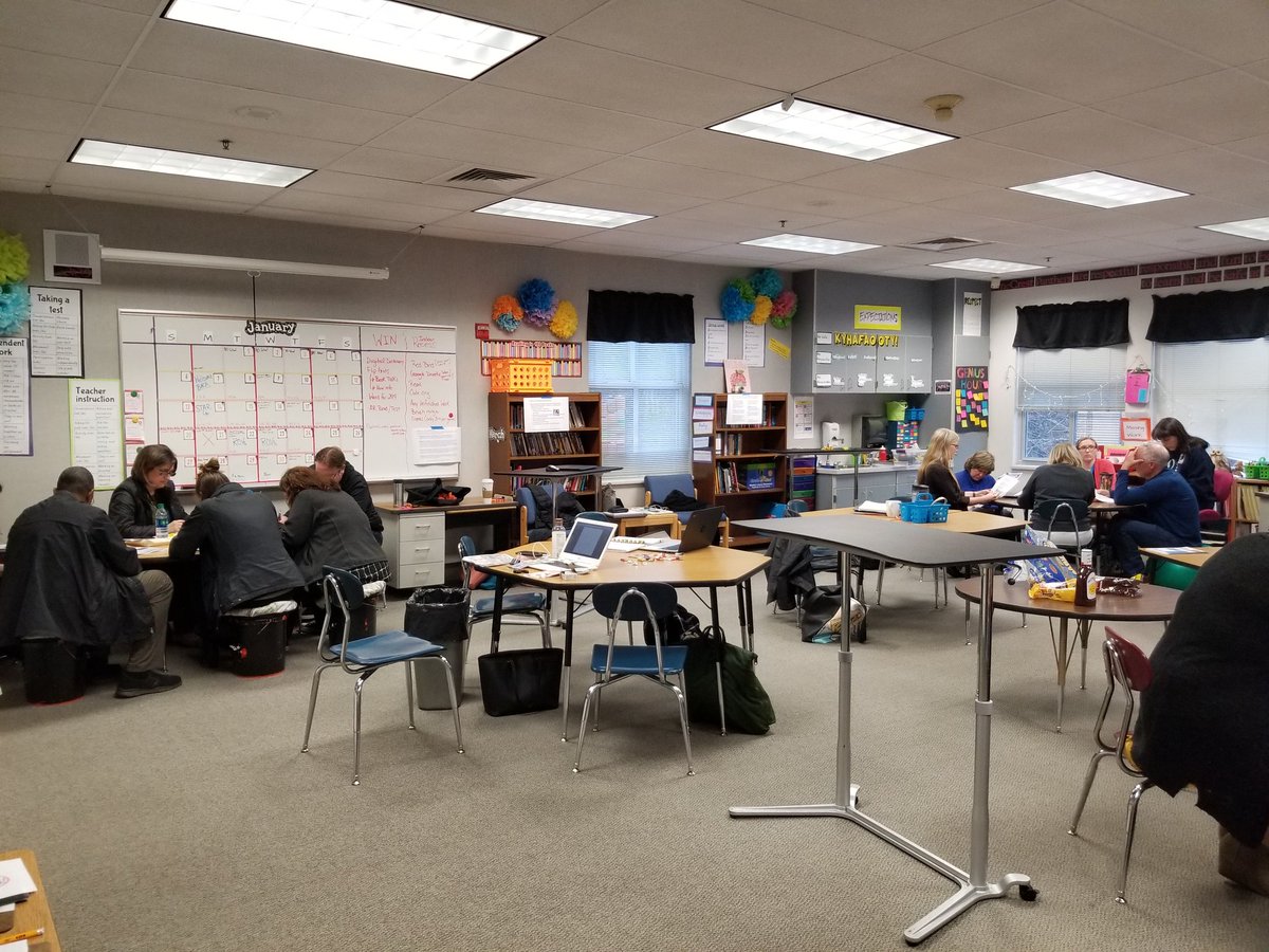 graduate_strong's tweet photo. Shout out to Pinecrest Elementary @CentralKitsap for their energy & enthusiasm learning about trauma prevalence, impacts on learning & relationships, resilience research, & digging into strategies from Heart of Learning &Teaching manual @waOSPI #graduatestrong #resiliencebuilders https://t.co/V7yGq33Raa