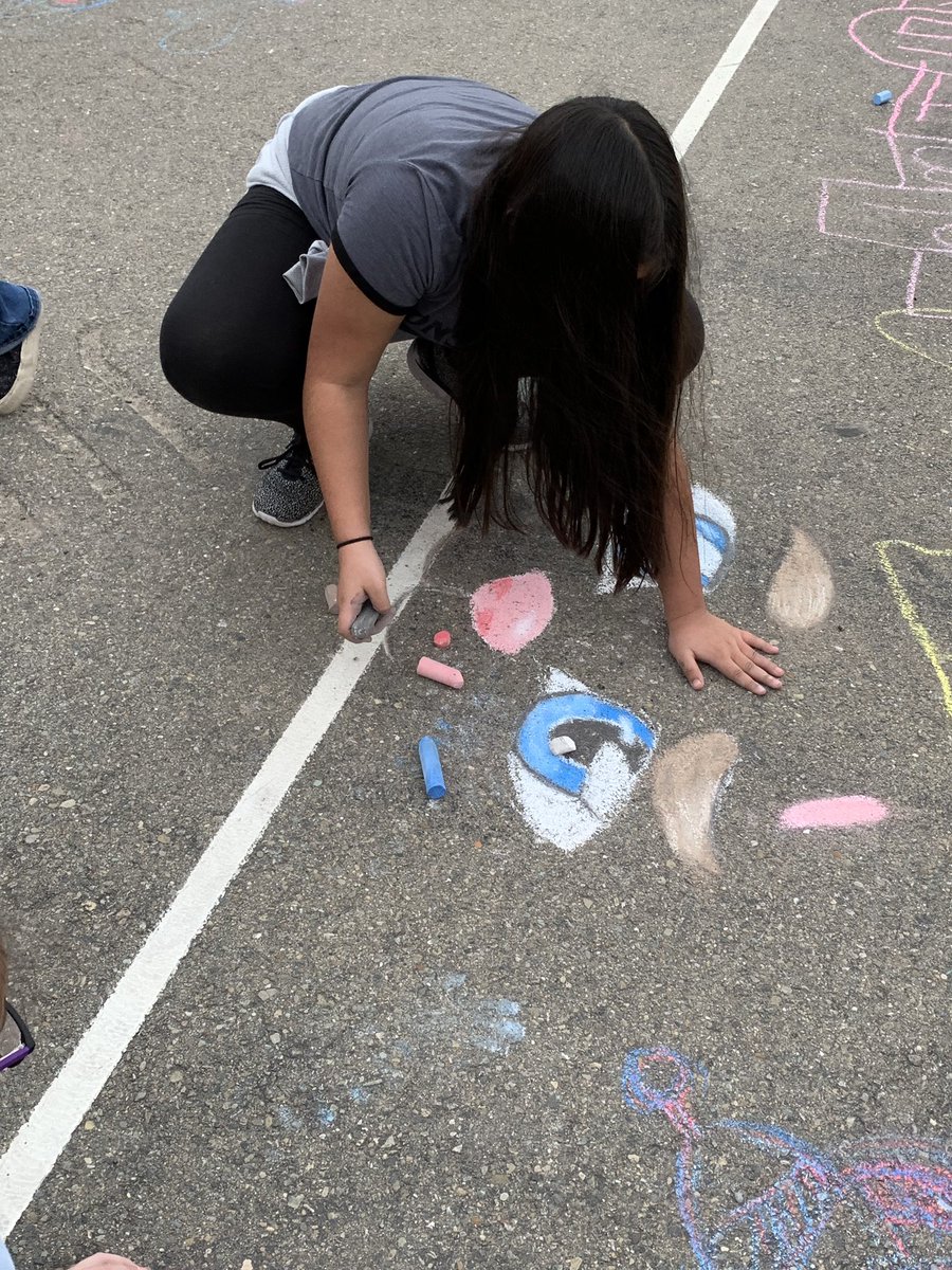 LisaMcdannel's tweet image. Roeding’s monthly SOAR incentive. The kids smile and laugh and do things outside of the ordinary.  Love these days. #EducationRocks #PositiveIncentiveDays @fresnounified @RoedingRockets