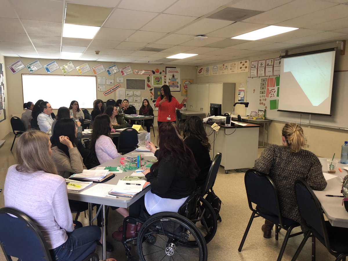 mptorres_math's tweet photo. Always a great day when the K-5 Math Office supports our student teachers in Long Beach Unified. #standardsfirst #mathtasks #ProudToBeLBSUD @LBUSD_MATH https://t.co/TkfIGFhnsK