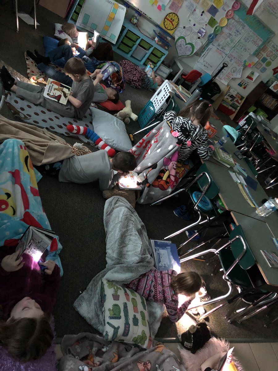 PolkaDotsTeach's tweet photo. Today was soo much fun!! We had a blast celebrating World Read Aloud Day!! #KISDReads @WSESWildcats Special thank you to Dr @ShiversDorhout for coming to read to my class! #KellerLiteracy https://t.co/Yk5mO2uAmP