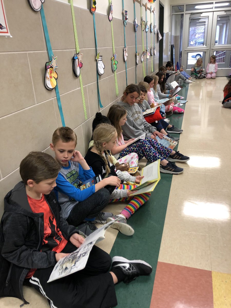 PolkaDotsTeach's tweet photo. Today was soo much fun!! We had a blast celebrating World Read Aloud Day!! #KISDReads @WSESWildcats Special thank you to Dr @ShiversDorhout for coming to read to my class! #KellerLiteracy https://t.co/Yk5mO2uAmP
