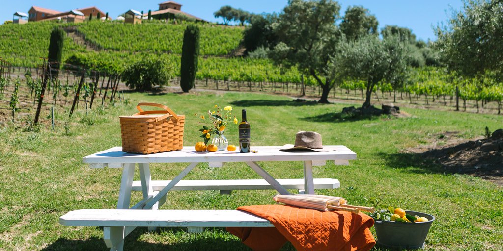 We have springtime picnics on the brain. Here's hoping Punxsutawney Phil's shadow is hiding tomorrow! #groundhogsday #fingerscrossed