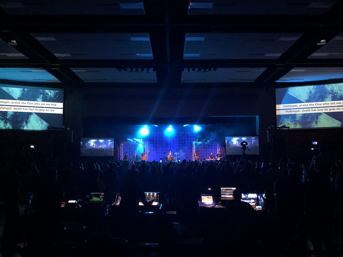 TheExchange_'s tweet photo. A glimpse at what it looks like for hundreds of students to declare Jesus is their living hope! #collideweekend #cw19 https://t.co/s5r8GXthz5