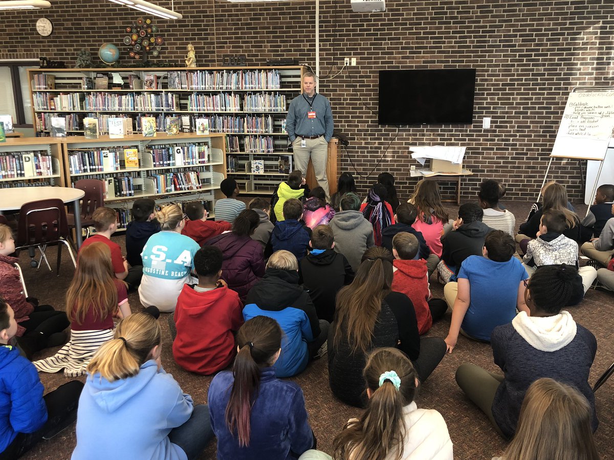 becky_bien's tweet photo. @BurnsMcDonnell’s Paul McCormick held a Q&amp;A Session with #PLE’s 5th graders. @misswilliamsPLE and I were very proud of the amazing questions students asked regarding aquifers and drilling wells. @MysterySci Water Planet @OfficialNGSS https://t.co/7Djwx2aHRp