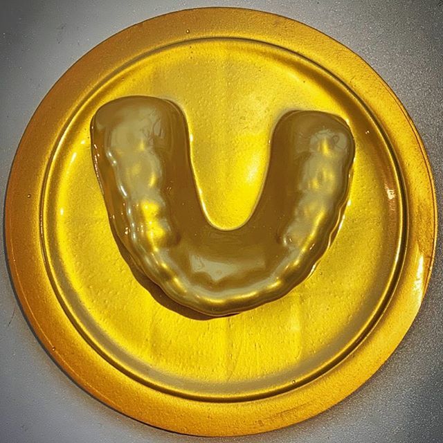 特注色シャインゴールドです✨
よりリアルな金色なのでリアルゴールドと名付けたいですが、ドリンクみたいなのでシャインゴールドです。

#boostector #ブーステクター #mouthpiece #マウスピース #mouthguard #マウスガード bit.ly/2UCcYF0