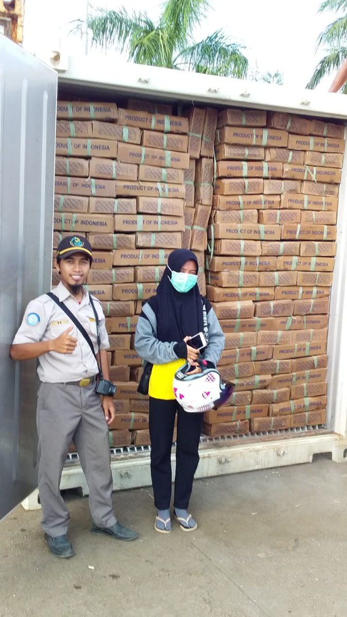 Skiluwukbanggai's tweet photo. 29/01/2019 #OneHealthKIPM Kegiatan Pengawasan staffing PT. Laut jaya sentosa tujuan Surabaya, PT.Komira, CV. 99 dan Koperasi KOMIRA SLIN tujuan Jakarta oleh Petugas :
@wilkerbalut
@HumasBKIPM
@rinajanwar2201
@darwis_skipmlb
@l3o_Ramagusta
@medya1978 https://t.co/GQyzfxRpae