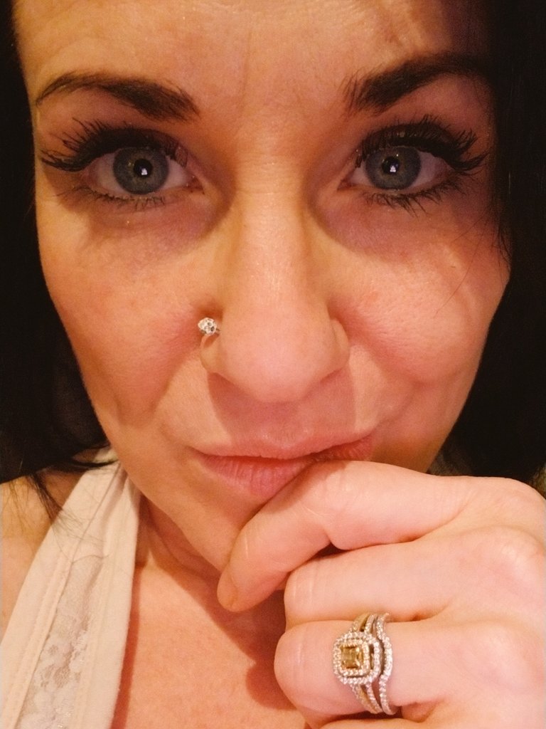 JRabbit55's tweet photo. Just hanging out with my guy ... @Roksuperugly #Retweet #thisislife #sexywife #Trending #superuglyshow #eyelashes #younique #periscope #datenight https://t.co/3fNxsyPOyj https://t.co/tKPTBXAShE