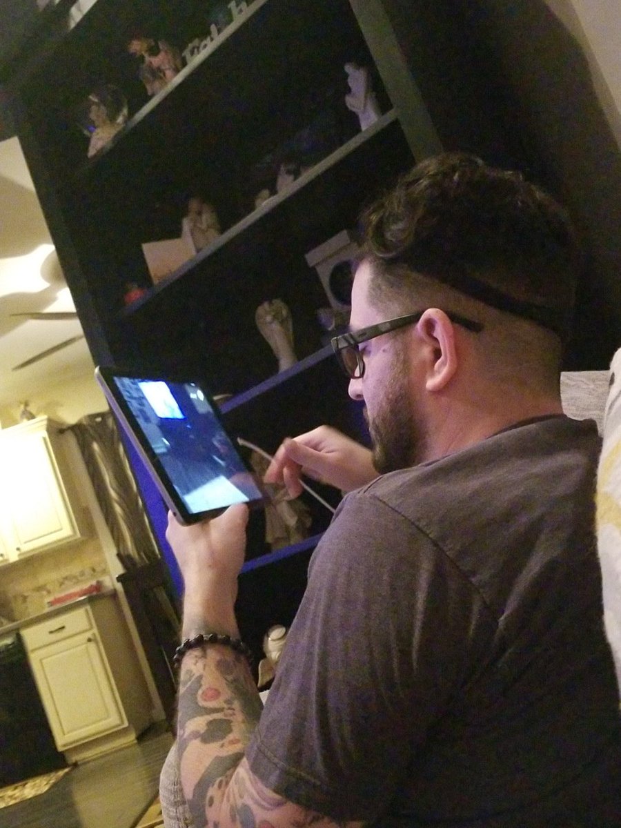 JRabbit55's tweet photo. Just hanging out with my guy ... @Roksuperugly #Retweet #thisislife #sexywife #Trending #superuglyshow #eyelashes #younique #periscope #datenight https://t.co/3fNxsyPOyj https://t.co/tKPTBXAShE