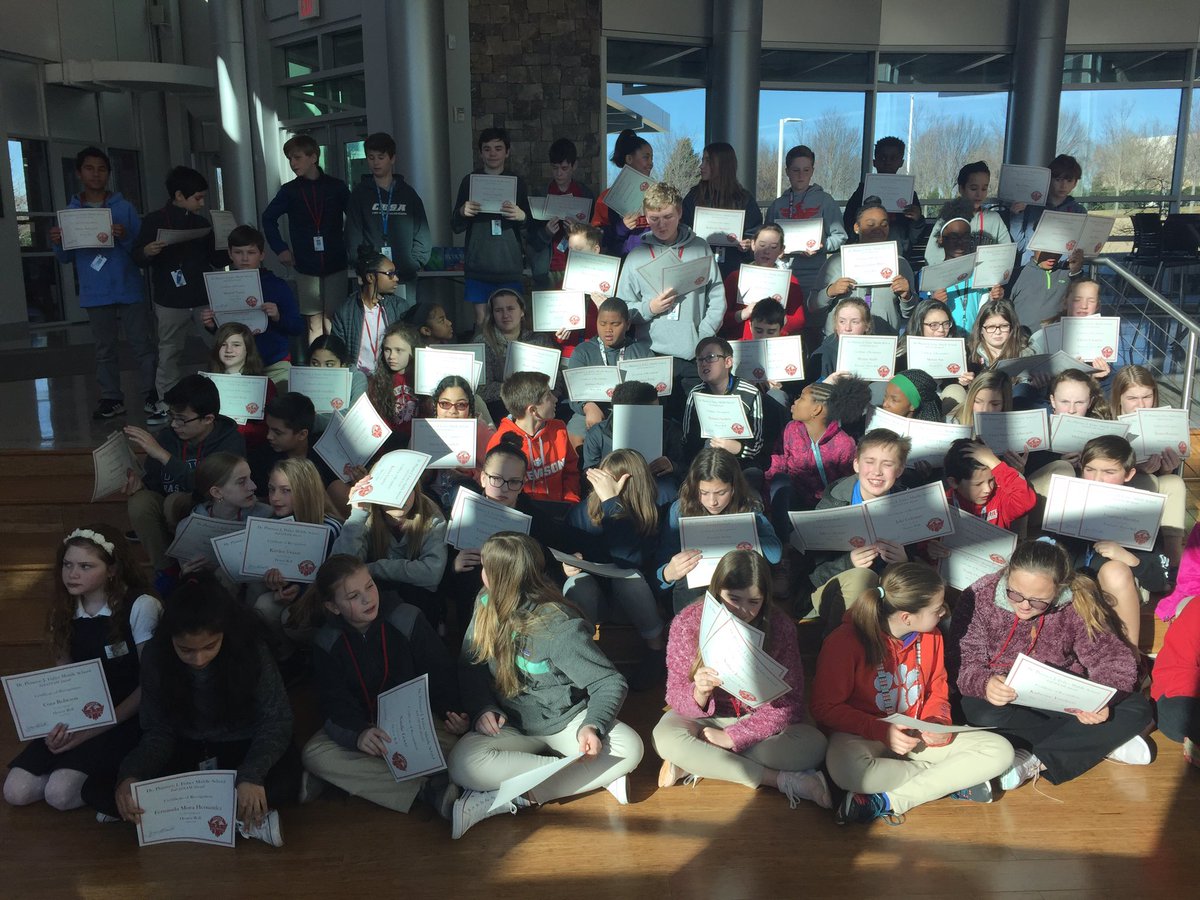 jeremies71's tweet photo. Recognizing the hard work of @PJFMSPrograms students with honors level work! In the process we learned the value of a firm handshake, eye contact, posture, & respectful dialogue when receiving an award. #nogoalstoohigh #FullSTEAMAhead #nodeadfish #middleschool https://t.co/hHXo4ihjVo