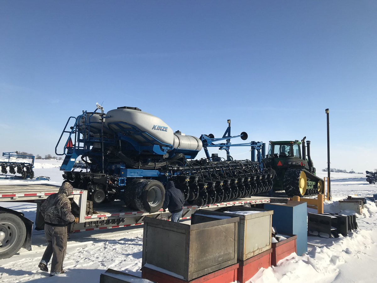 Loaded up the 4700 today to do some planting in much warmer weather! <a href="/Kinze/">Kinze Manufacturing</a>
