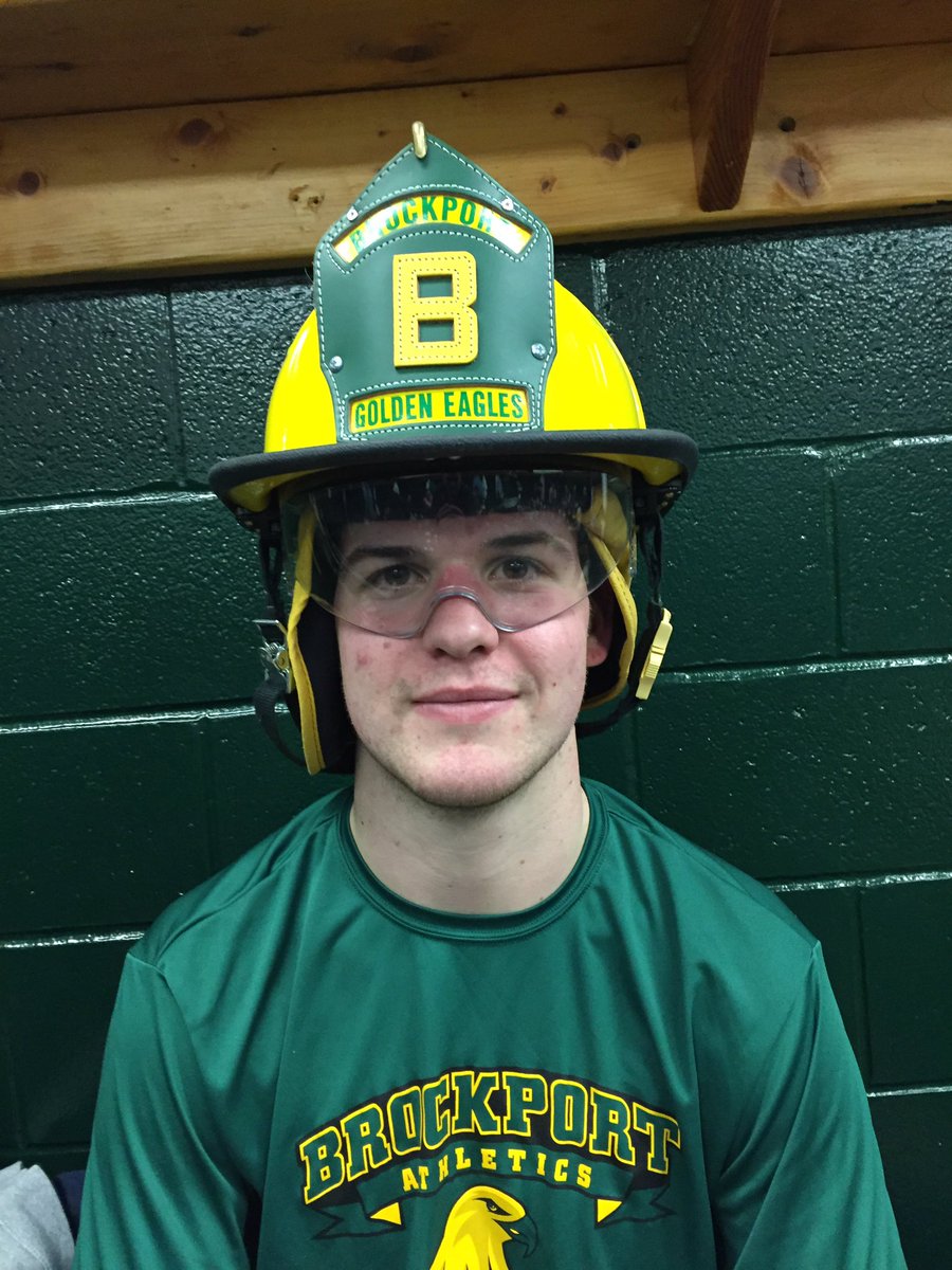 GoldenEaglesHky's tweet photo. 🚨Brockport Wins!🚨

Final: Brockport 6 Morrisville 1 

Goals: Pray(2), Parsons, Hutchins(2), E. Solat

Assists: Visnick, Rock(2), Bass, Flannery, Tam, E. Solat, J. Solat(2), Parsons, Laslo

Prays 2 rips and slick mitts earns him the 🔥 helmet! https://t.co/qAEUQxushp