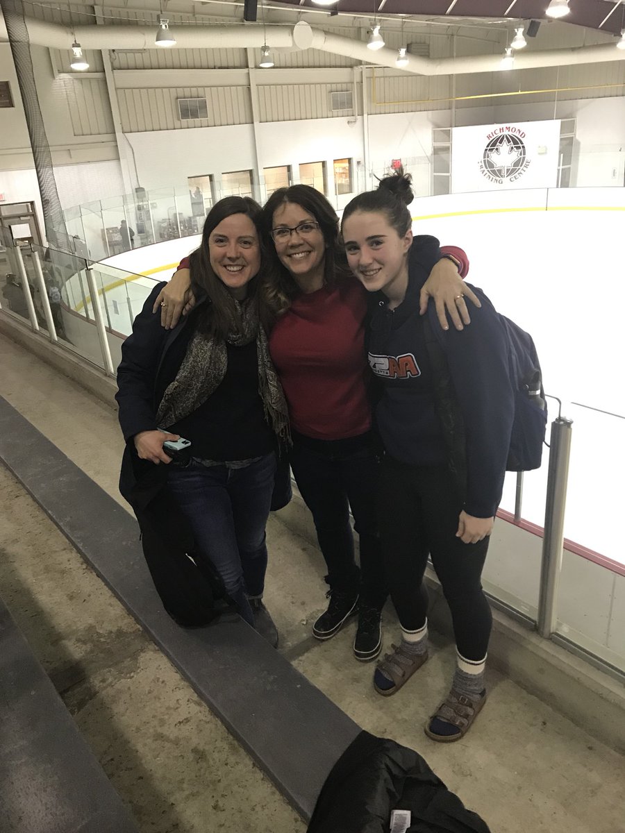 CalgaryU16AA3's tweet image. Friends first with our   @zone2AARingette friends! Always nice to see them off the ice ❤️💙🧡🖤 @CalgAARingette #friendsfirst #albertateams @RingetteCalgary