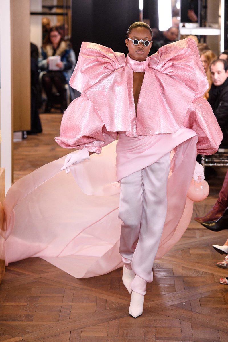 QtQouture's tweet photo. Balmain Spring 2019 Couture https://t.co/qctZb0t3AG via @QtQouture

#Balmain #OlivierRousteing #Spring19 #Couture #fashion https://t.co/aRXtYCAFOC