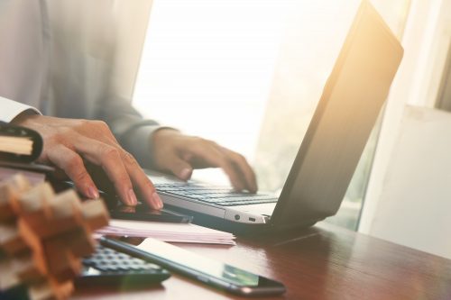 DetroitTrading's tweet image. We think it's even higher. "60% of Consumers Initiate Car Buying Online" autofinancenews.net/60-of-consumer…