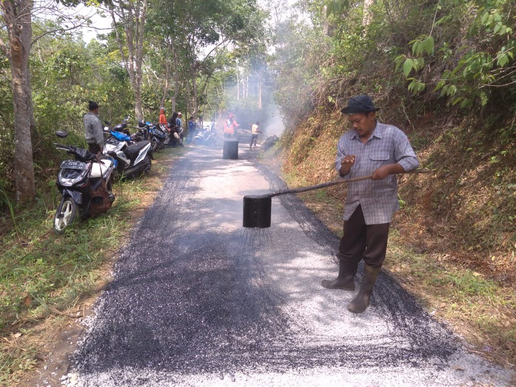 #JokowiSejahterakanDesa  
#JokowiMembangunDesa 
demi kesejahteraan masyarakat desa
<a href="/jokowi/">Joko Widodo</a> 
<a href="/EkoSandjojo/">Eko P. Sandjojo</a> 
<a href="/taufikmadjid71/">IG : taufik.madjid</a> 
@fachrilabalado 
<a href="/anwsanusi/">Anwar Sanusi</a>