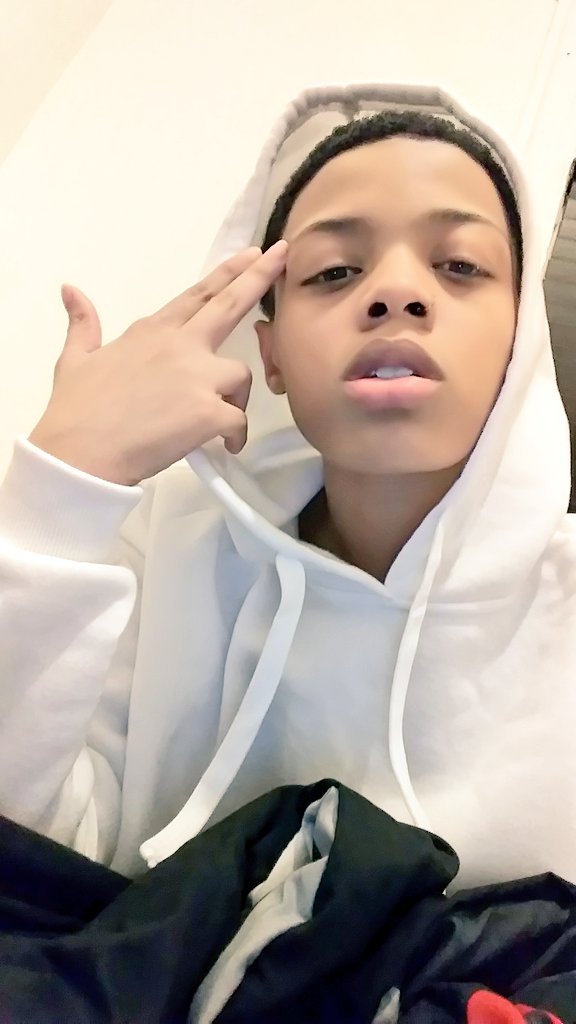 LadyReddEyezz's tweet image. Bacck On My Bully 😡😤👊🤕😎 #TheRedOne  #FromThe21216 #1919DeuxeShxt