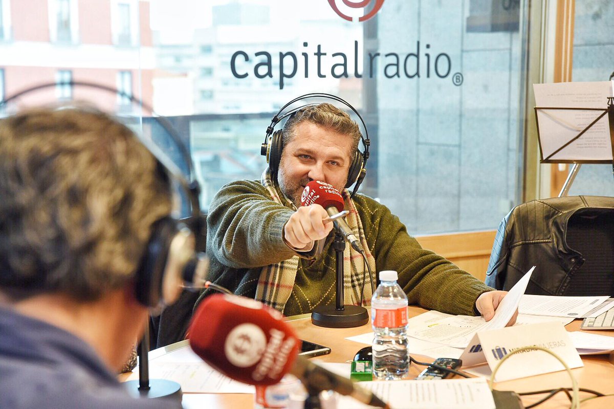 FerValmaseda's tweet photo. Sabéis una cosa??? El Grupo @RVEDIPRESS cumple hoy 17 años de vida. Y lo hace cada vez más fuerte, más grande, con más proyectos, más personal y, sobre todo, con más ilusión, alegría, esfuerzo, trabajo y equipo. Ellos son los que lo hacen grande. Personas increíbles. GRACIAS!!! https://t.co/Z8NnRbewgb