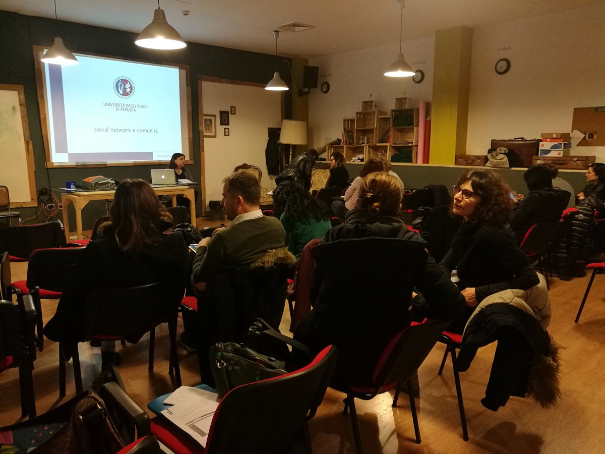 Ultima sessione di formazione per gli operatori del progettò #EduSostenibile. Si patla di social network e comunità con la dot.ssa Maria Filomia
<a href="/ConiBambini/">Con i bambini</a>