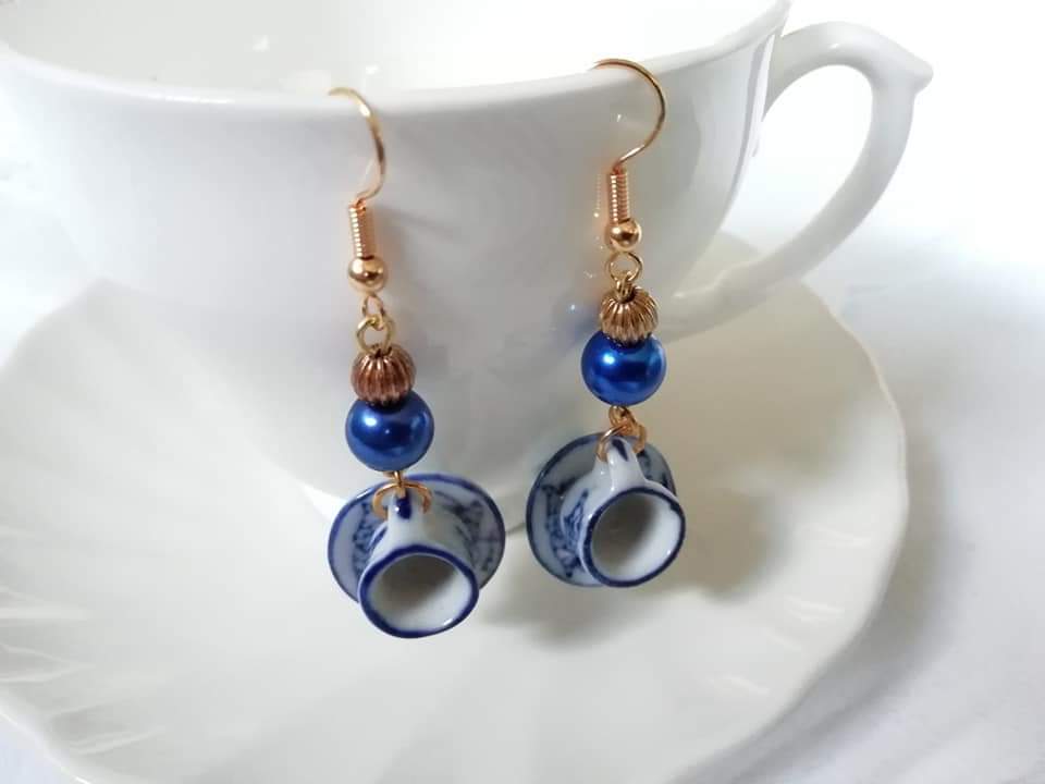 Its #saturyay and its always #timefortea with our <a href="/Urban_Magpie/">Urban Magpie</a> tiny teaset jewellery! 👀 at the adorable cuteness - what is she doing to us?! They're instore and waiting for you to give them new homes 😊
#SaturdayMorning #WeekendPlans #shopsmall #shoplocal #indieretail #Leeds