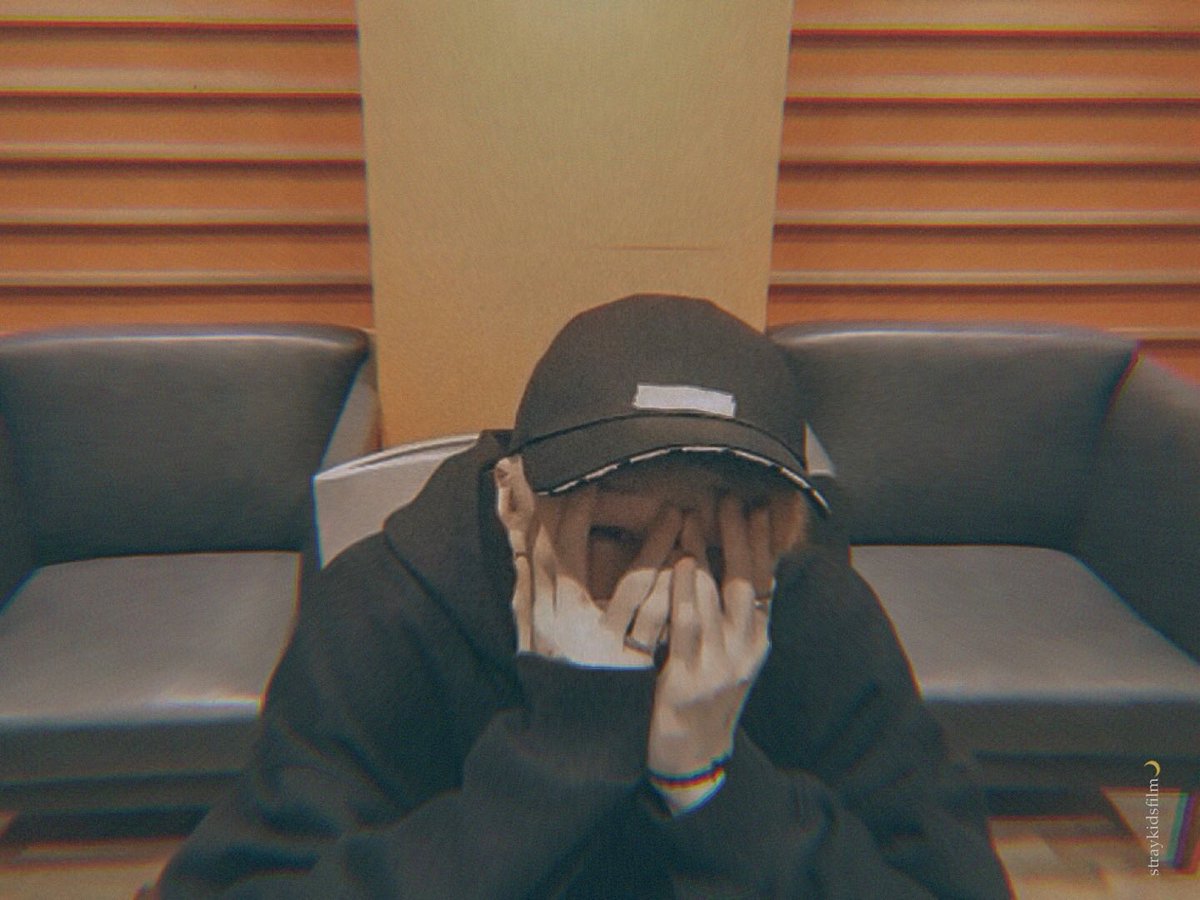 distriknain's tweet photo. this boy is soft, sweet, cute, talented, selfless, caring, a lyrical genius, the best leader ever for stray kids. i hope yall know that and start to love him and not hate him.
chan deserves the bestโกโกโกโก #stayloveschan https://t.co/SwKKNdRTFJ