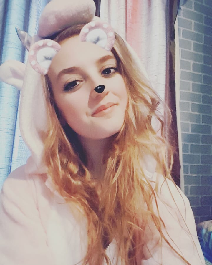 sithlcrds's tweet photo. heard there's a thing going on...i'm never one to refuse a selfie #FineWomenWhoWatchWrestling https://t.co/QcZvN4yW15