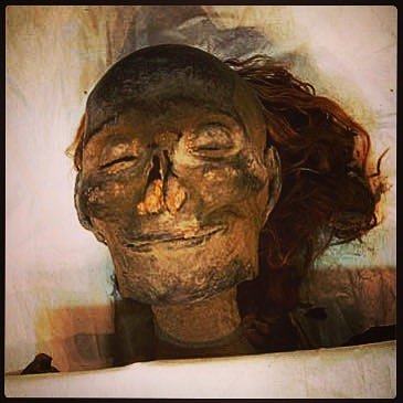 sanketofficial_'s tweet photo. To #livefully, one must #befree, but to be free one must #give up security. Therefore, to #live one must #bereadytodie. How's that for #aparadox? -Tom Robbins, Even Cowgirls Get the Blues. #QueenHatshepsut had #wavyredhair. #Amensis #myrrhtrees #Pakhet #mummy #Luxor #Egypt https://t.co/evikePqUAf