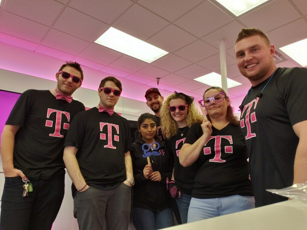 Such a great crew! #TeamMagenta #tmobile 
<a href="/JohnLegere/">John Legere</a> <a href="/TMobile/">T-Mobile</a> <a href="/JonFreier/">Jon Freier</a>