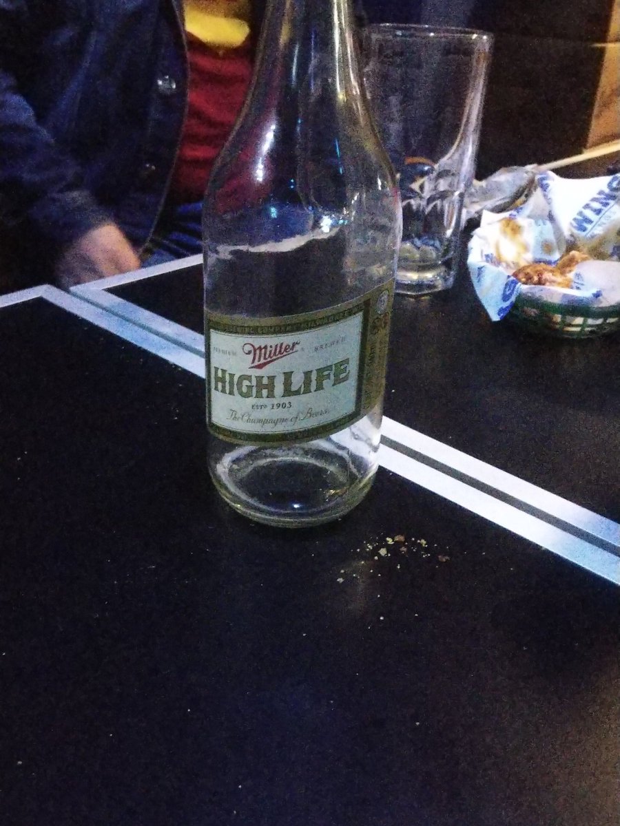 pete_zahut2's tweet image. Code + chelas = great night. 💻
#codeandbeer