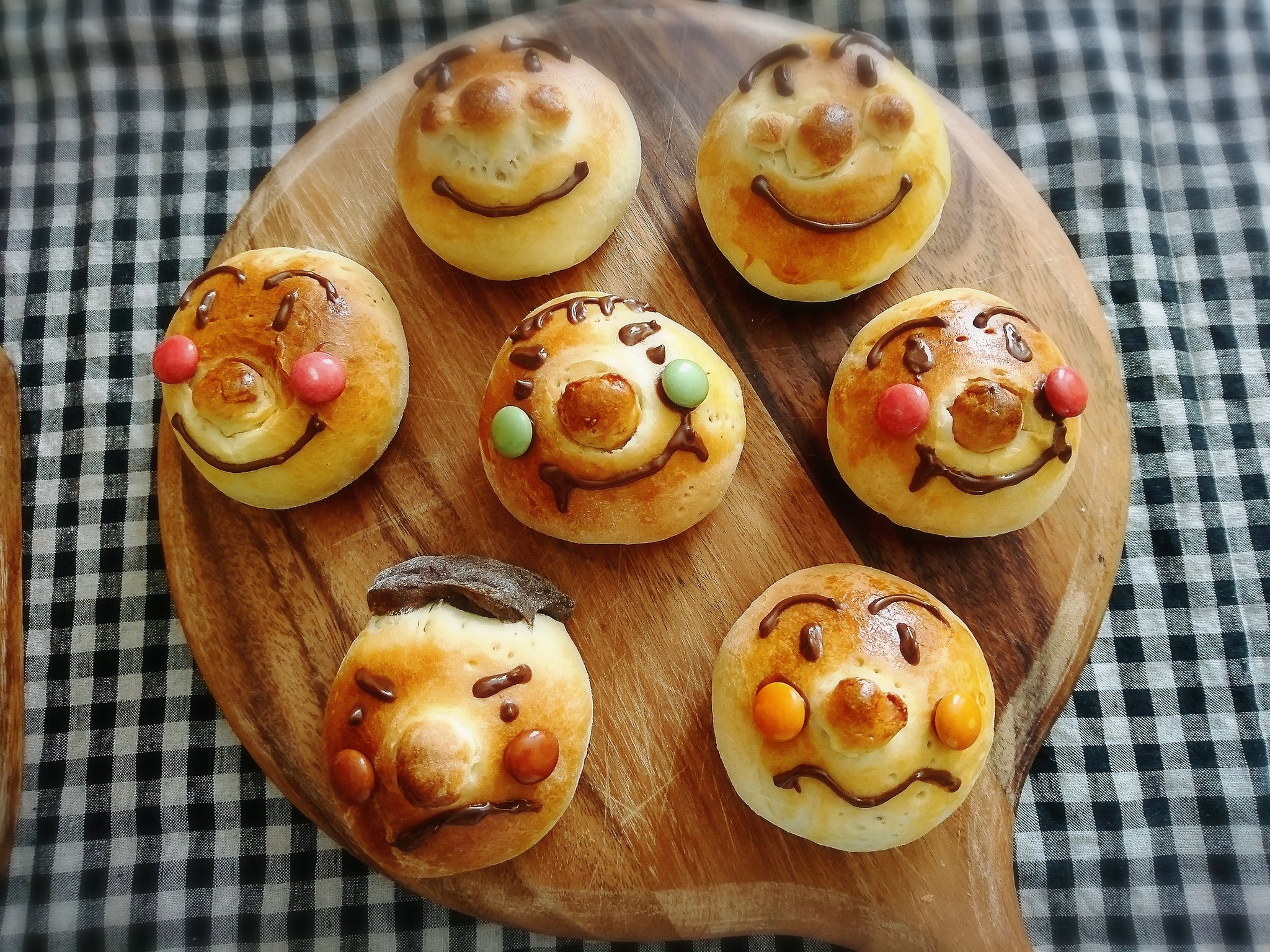 טוויטר プリン בטוויטר 休日 節分だから 鬼パンつくろうかなぁ と 思ったら 失敗 アンパンマンとヤンキーパン になりました キャラクターパンむずかしい 手作りパン アンパンマンパン キャラクターパン T Co Fl4x0azsci