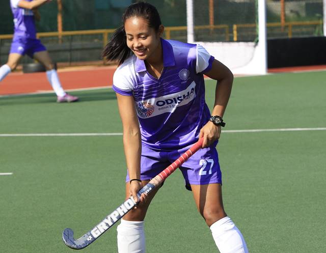 Parvinderspeaks's tweet photo. #Ireland draw 1-1 against India by a Sarah Hawkshaw goal in 45th Minute - https://t.co/WZBCnDs3aj
via @SportsCrunch
#IndianHockey #IrelandHockey #SarahHawkshaw https://t.co/a8cNSr5Nah