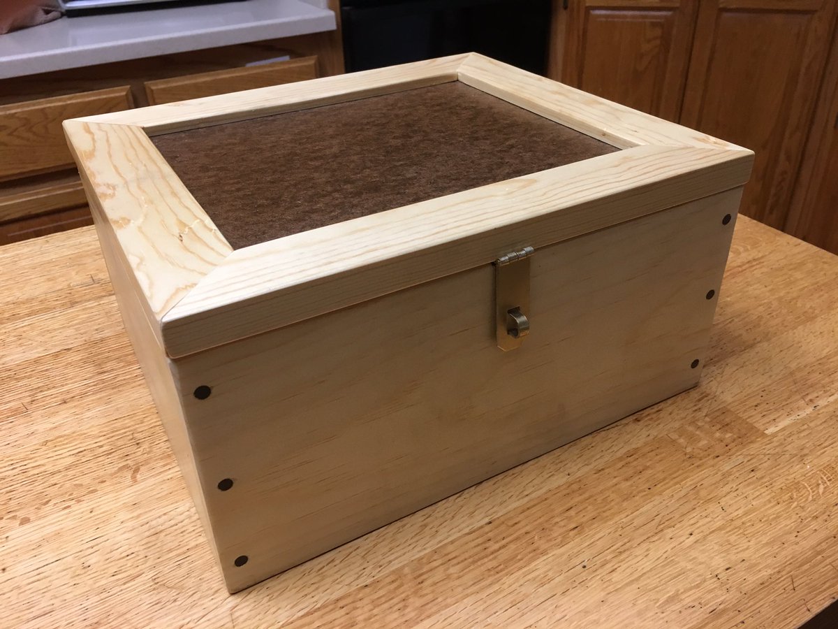 jasonjusd's tweet image. Join us at @CahuillaCUE #techfest19 and (maybe) win this BreakoutEDU box (along with locks) in the raffle. A little rain doesn’t scare you! You’re  #EduAwesome! Those are walnut dowels in the front, not nails! 😆 #jusdshares