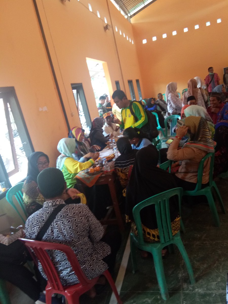DT_Veto's tweet photo. Diawali dr murenbangdes, mari kita bangun indonesia dr desa. Jika Desa maju mk indonesiapun maju.
#JokowiMembangunDesa 
#JokowiSejahterakanDesa 
@SatgasDanaDesa 
@EkoSandjojo 
@P3mdSubang https://t.co/qkKp8diKBZ