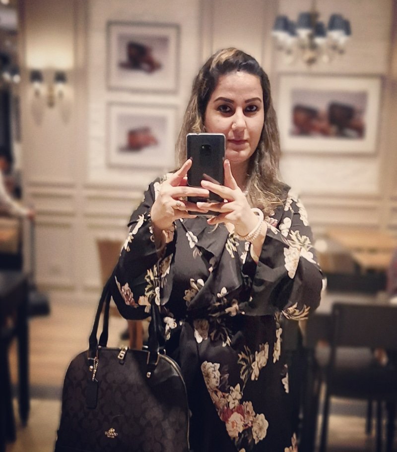 shireenbindra's tweet photo. "You are what you see in the mirror" 
#reflection #trueself #mirrorneverlies #mirrors #positivevibesonly #mirrorselfie #selfie #me #instagood #love #myself #fashion #photography #smile #happy #phonephotography #phonephotos #huaweimate20 #shotonhuawei https://t.co/p7oVO7Bv5T