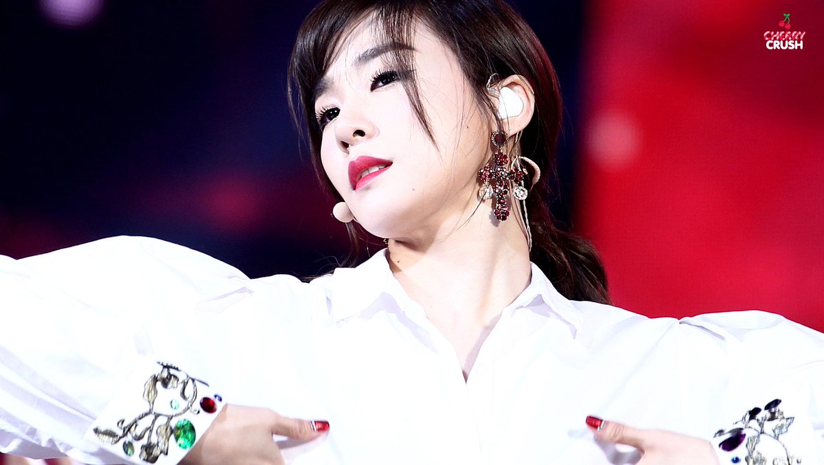 xotiffanypics's tweet photo. I promise I will always do whatever I can to bring a smile to your face @tiffanyyoung ❤️💋

FOREVER YOUNGONES
#TiffanyYoung #BestSoloBreakout #iHeartAwards https://t.co/9OI5fyS41i